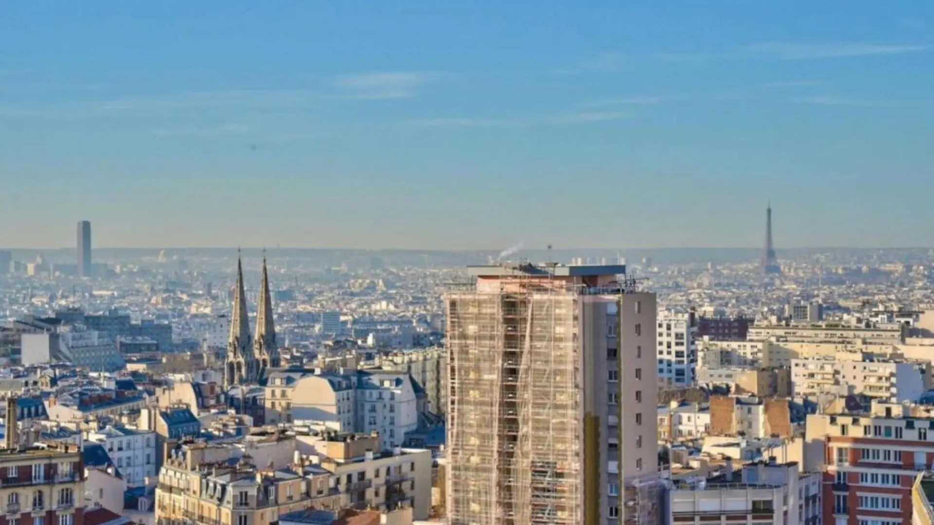Nice Apartment Overlooking The Rooftops Of Parijs